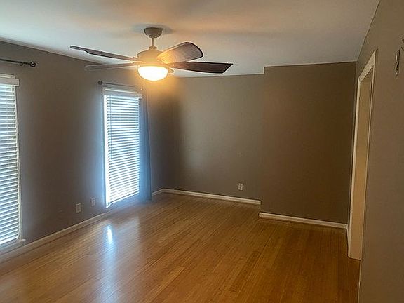 4th image of 2905 Canterbury Dr
