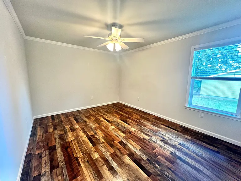 102 Dunn Cir — Photo 8