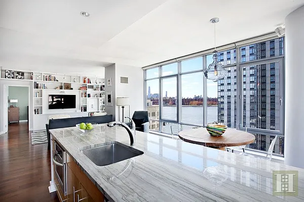 Rented by Halstead Real Estate | media 28