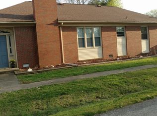 1421 N 13th St, Herrin, IL 62948