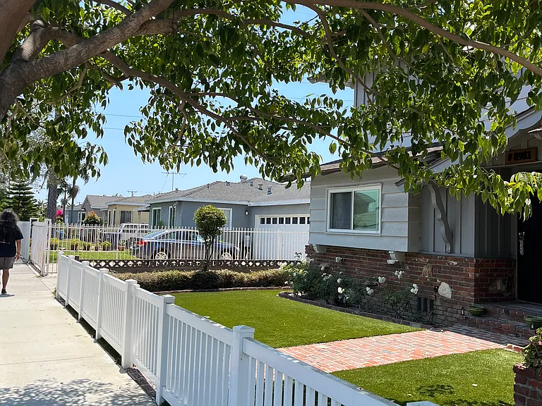 Hildreth Ave — Photo 1