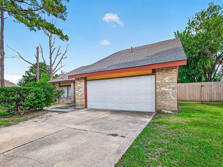 6203 Downwood Forest Dr — Photo 3