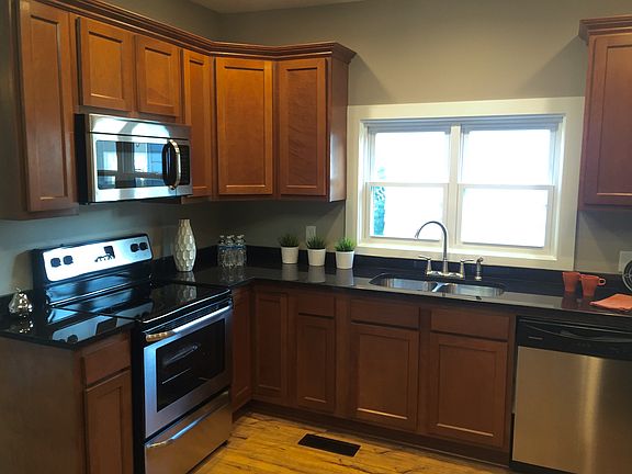 5th image of 152 N Wayne St