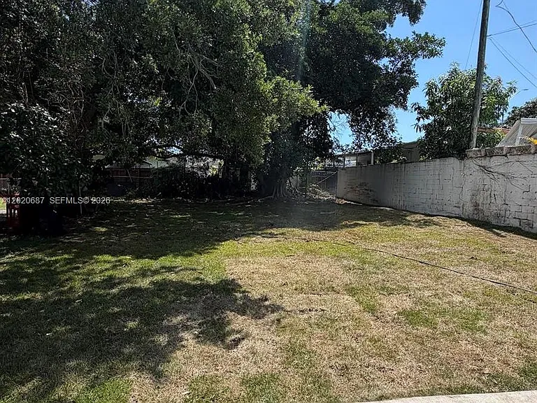 2333 SW 58th Ave #1 — Photo 8