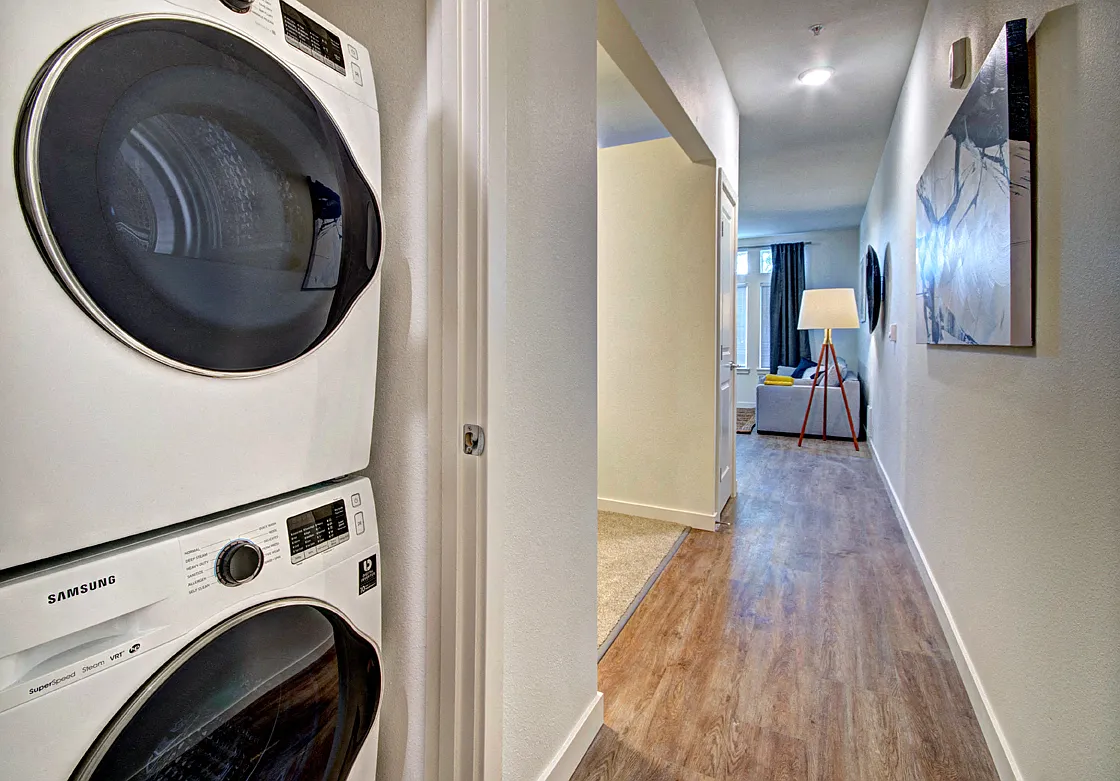 Emerald Crest Apartments — Photo 4
