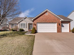 1976 Remington Dr, Columbus, IN 47201