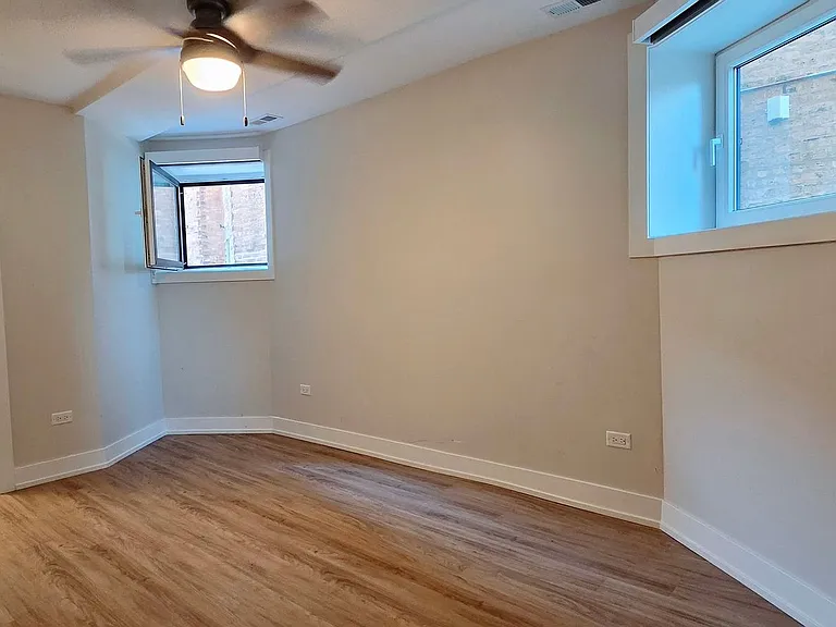 2230 W Wilson Ave — Photo 21