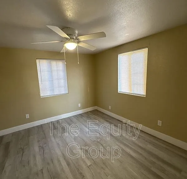 928.5 W Goshen Ave — Photo 12