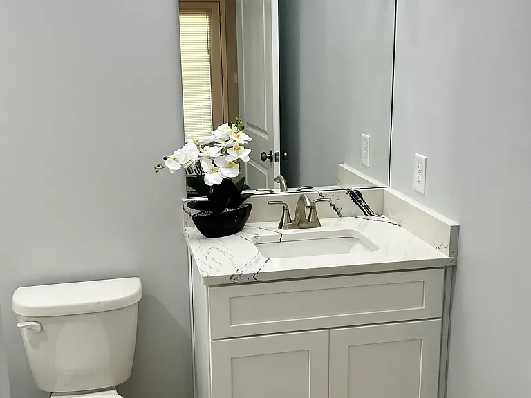 Somerset Apartments — Photo 12