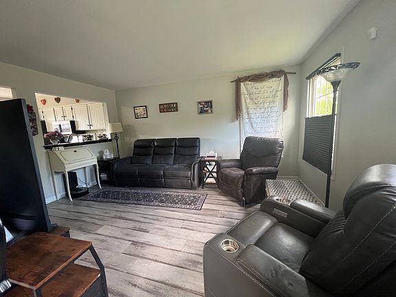 5th image of 1804 De Forest Ln