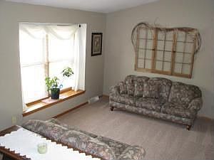 2nd image of 1107 Squire Ln