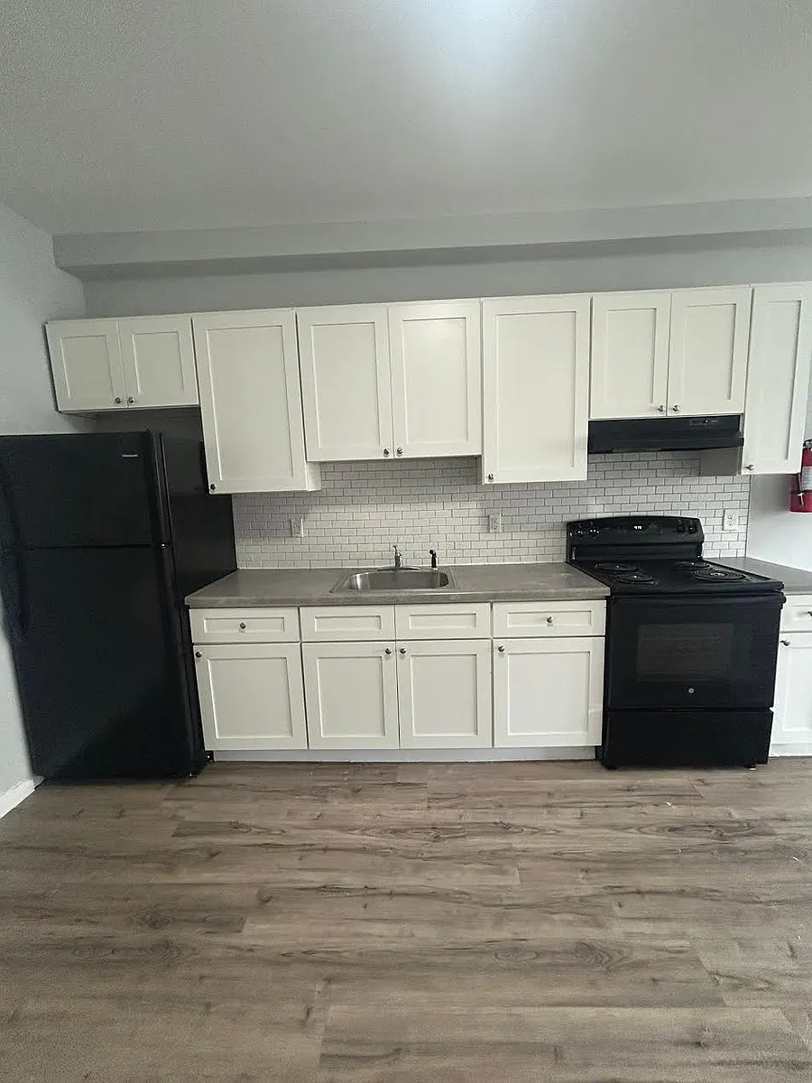 Building Photo - 144 Hamilton Ave #1