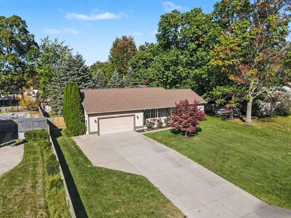 3872 Forest Edge Rd, Muskegon, MI 49442