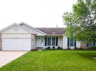 2656 Greenway Dr, High Ridge, MO 63049