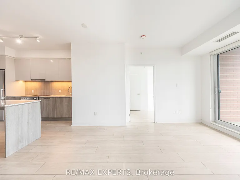 31 Tippett Rd #1410 — Photo 13