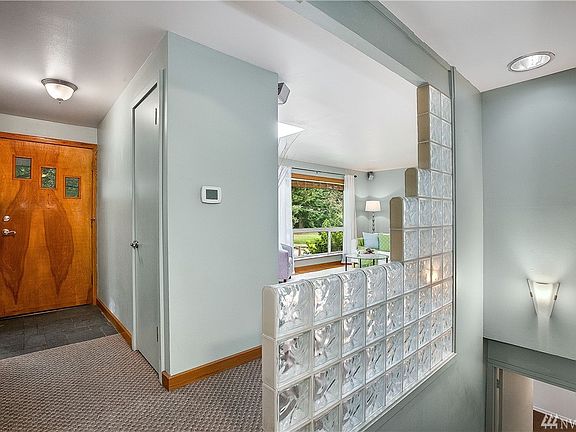 3rd image of 12547 1st Ave NE
