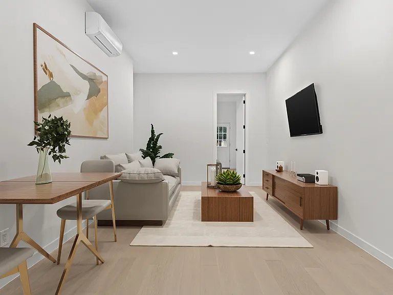 149 Ainslie St #1L — Photo 3