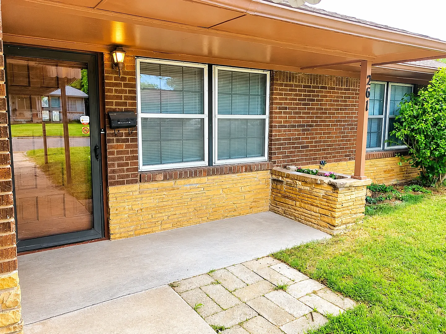 3 Bed, 1 Bath Home in MWC Country Estates Subdivision — Photo 2