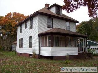40 Center Ave, Bay Shore, NY 11706
