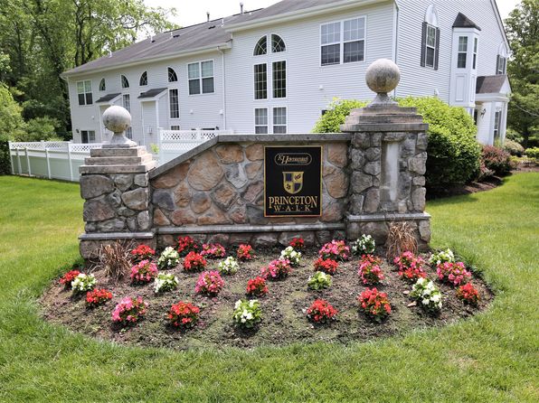 102 Wellington Park Dr