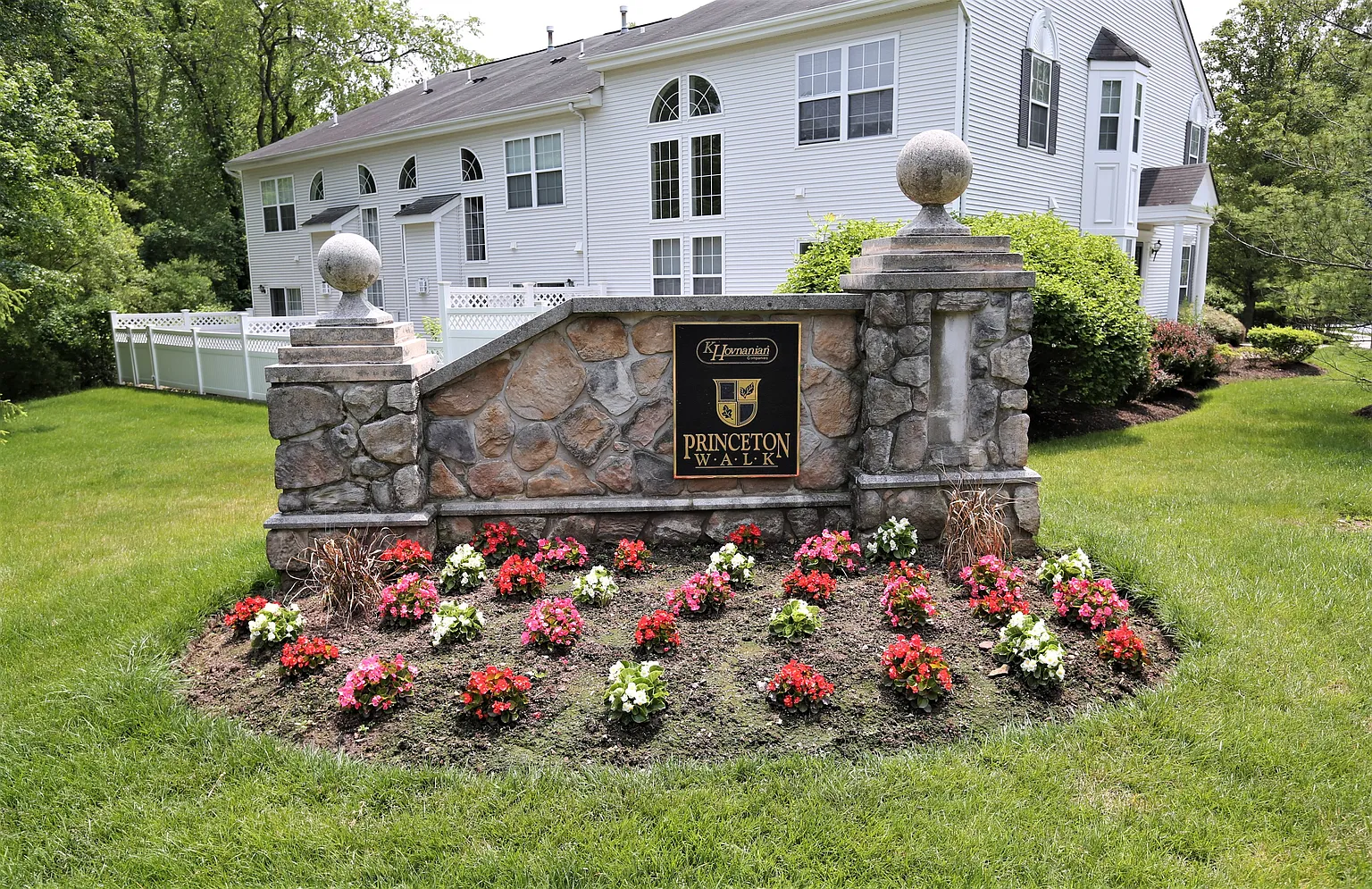 102 Wellington Park Dr photo 1