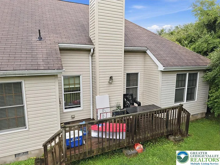 86 Northpark Dr E — Photo 60