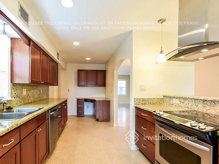 1208 Lorie Cir — Photo 5