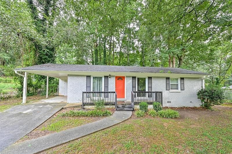 1st image of 62 Lucia Dr SE