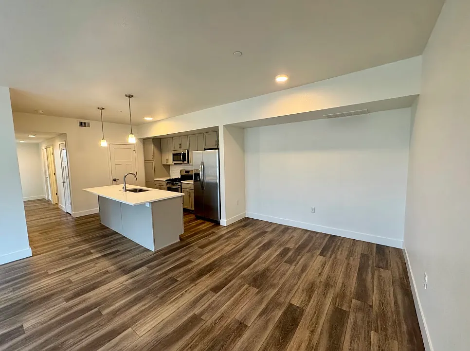 2 bed, 1209 sqft, $2,250 — Photo 2