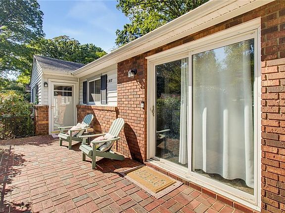 4th image of 1817 Fairview Blvd