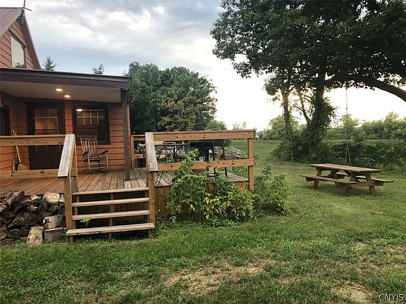 2nd image of 21349 Storrs Rd