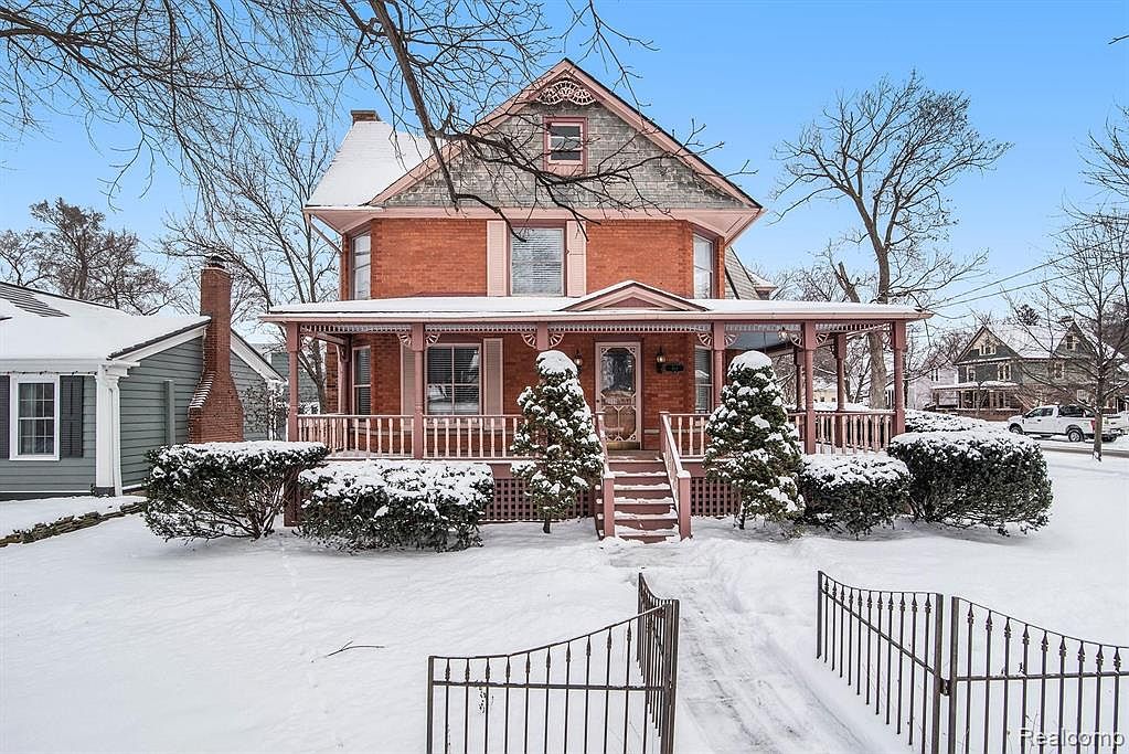 611 S Leroy St, Fenton, MI 48430 Zillow
