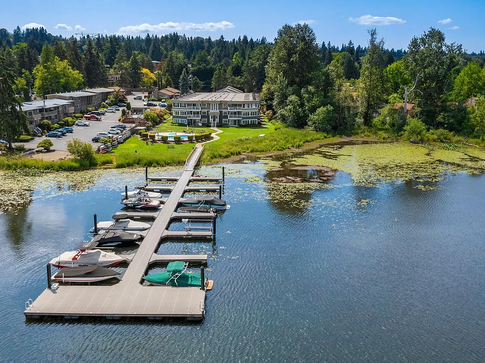 4214 W Lake Sammamish Pkwy NE #301