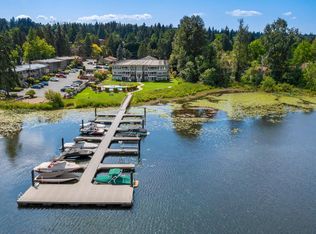 4214 W Lake Sammamish Pkwy NE APT 301, Redmond, WA 98052
