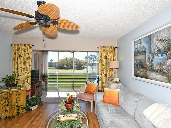 3rd image of 925 Wexford Blvd #925