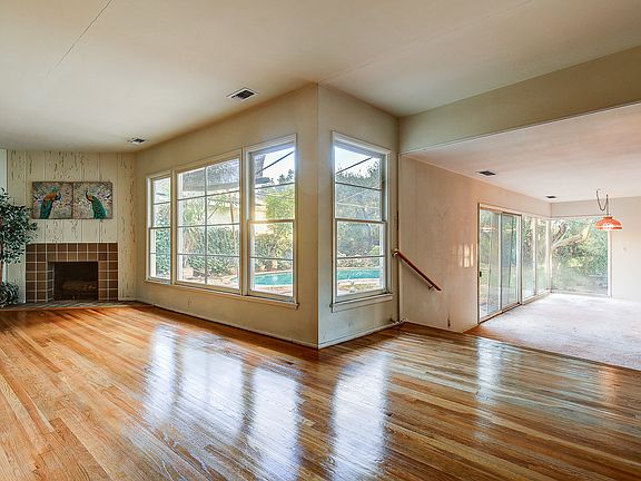 5th image of 136 Loralyn Dr