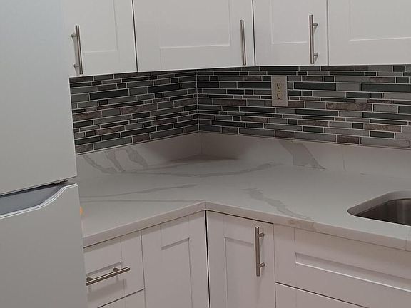 5th image of 1428 SW 33rd St