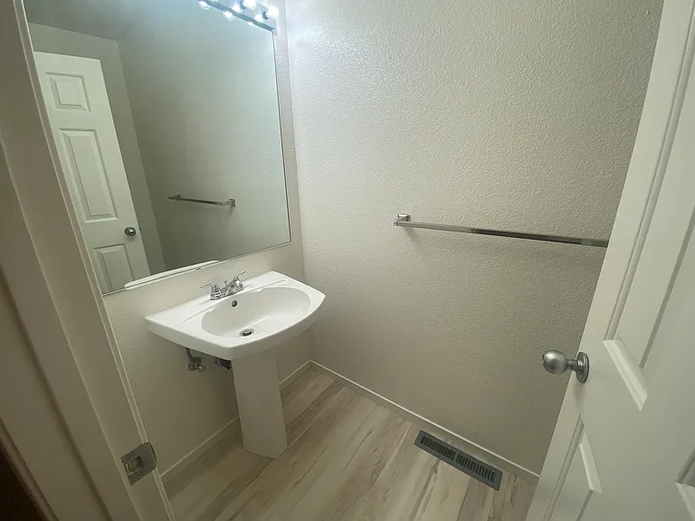 11 Burgundy Way — Photo 15