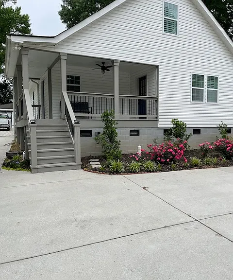 1097 Dell Ave SE — Photo 2