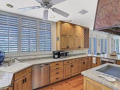 376 Leatherfern Ln — Photo 23