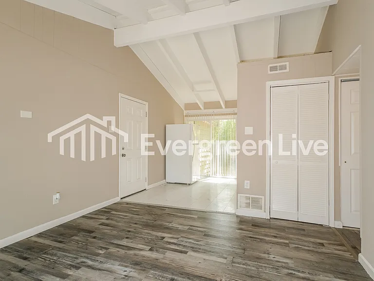 2756 Shadowcreek Dr — Photo 4