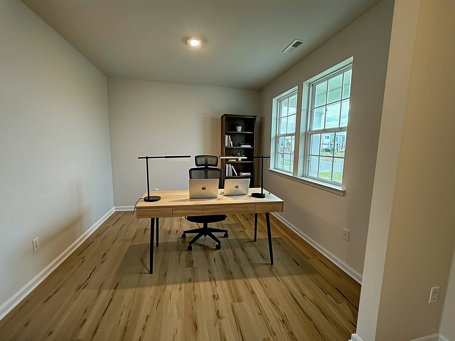 212 Daytona Rd — Photo 2