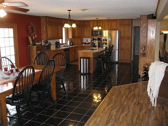 2nd image of 75710 Road 437