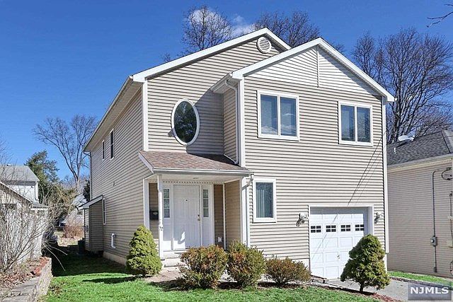 2nd image of 52 Gates Ave