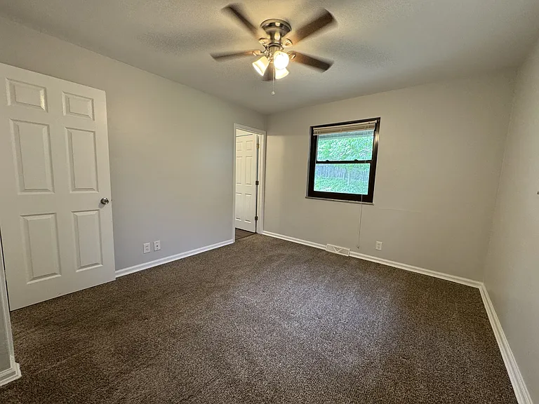 716 Cranford Dr — Photo 25