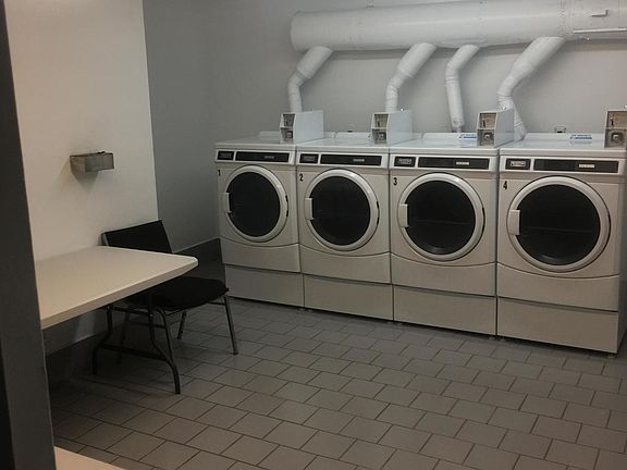 5th image of 15 Gadsen Pl APT 1C
