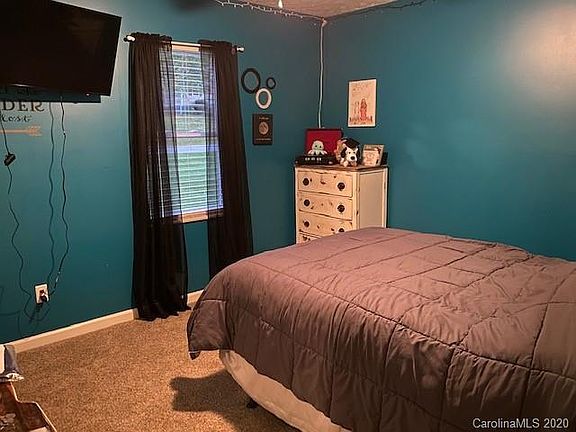 5th image of 173 Candlestick Dr