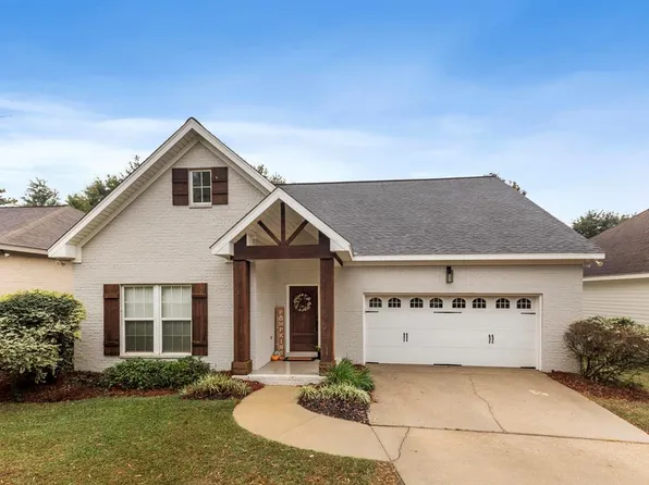 302 Redbud Cir, Dothan, AL 36305