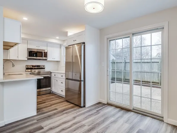 135 W Main St #11, Barnstable, MA 02630