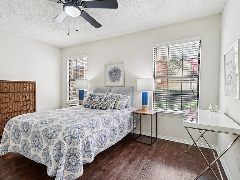 B1 Main bedroom from vanity